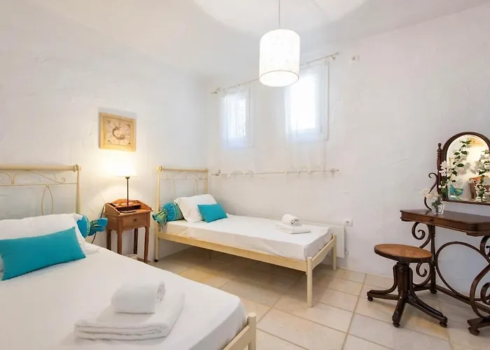 Petra * Chrisi Akti (Paros)